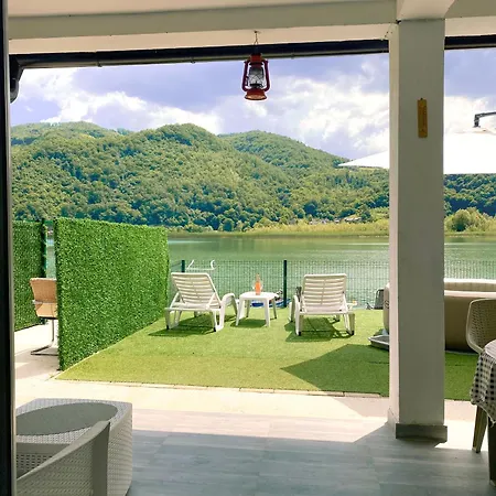 別荘 Drina River Retreat *